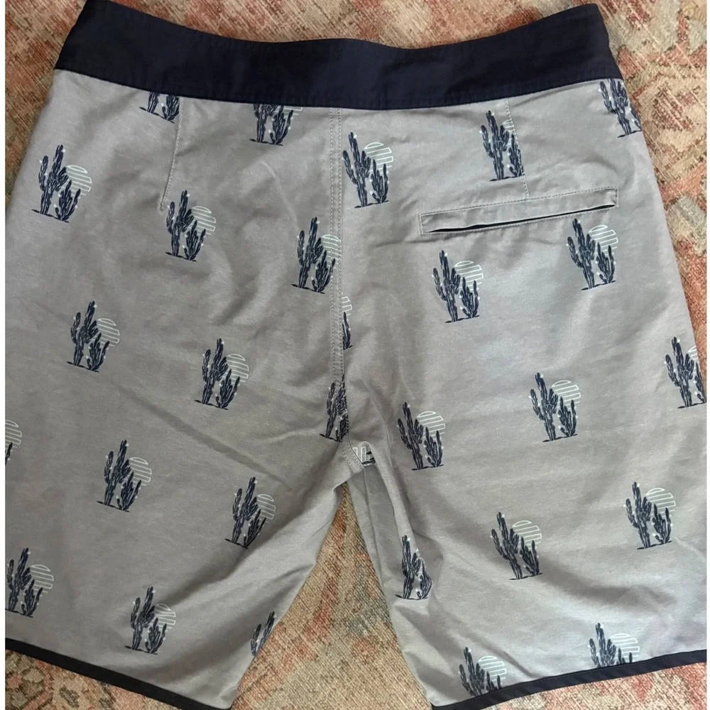 TravisMathew Sand in My Beer Swim Trunk | Size 32
